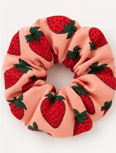 Scrunchie aardbei (PRE-ORDER)